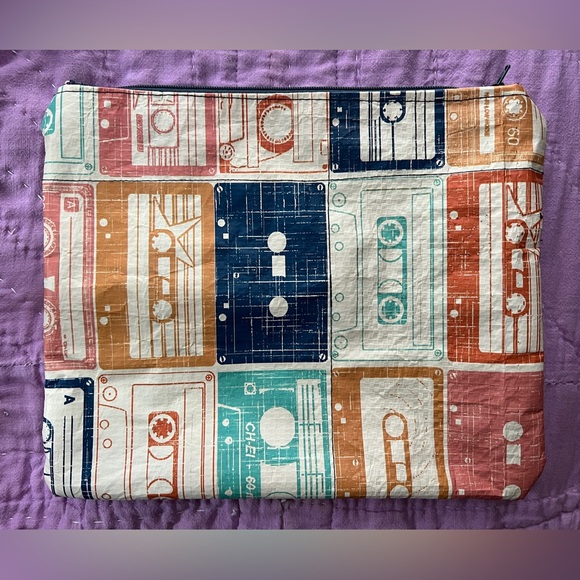 Zipper Pouch - Reusable Shopping Bag Upcycled! - Picture 6 of 13